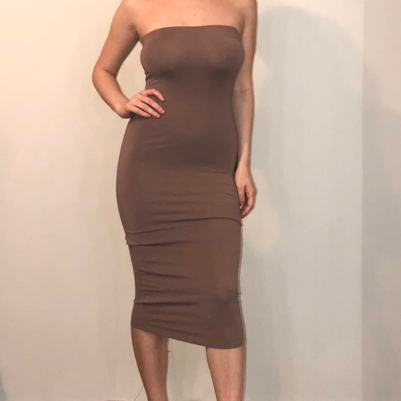 🆕 Gorgeous taupe midi dress - Picture 3 of 3